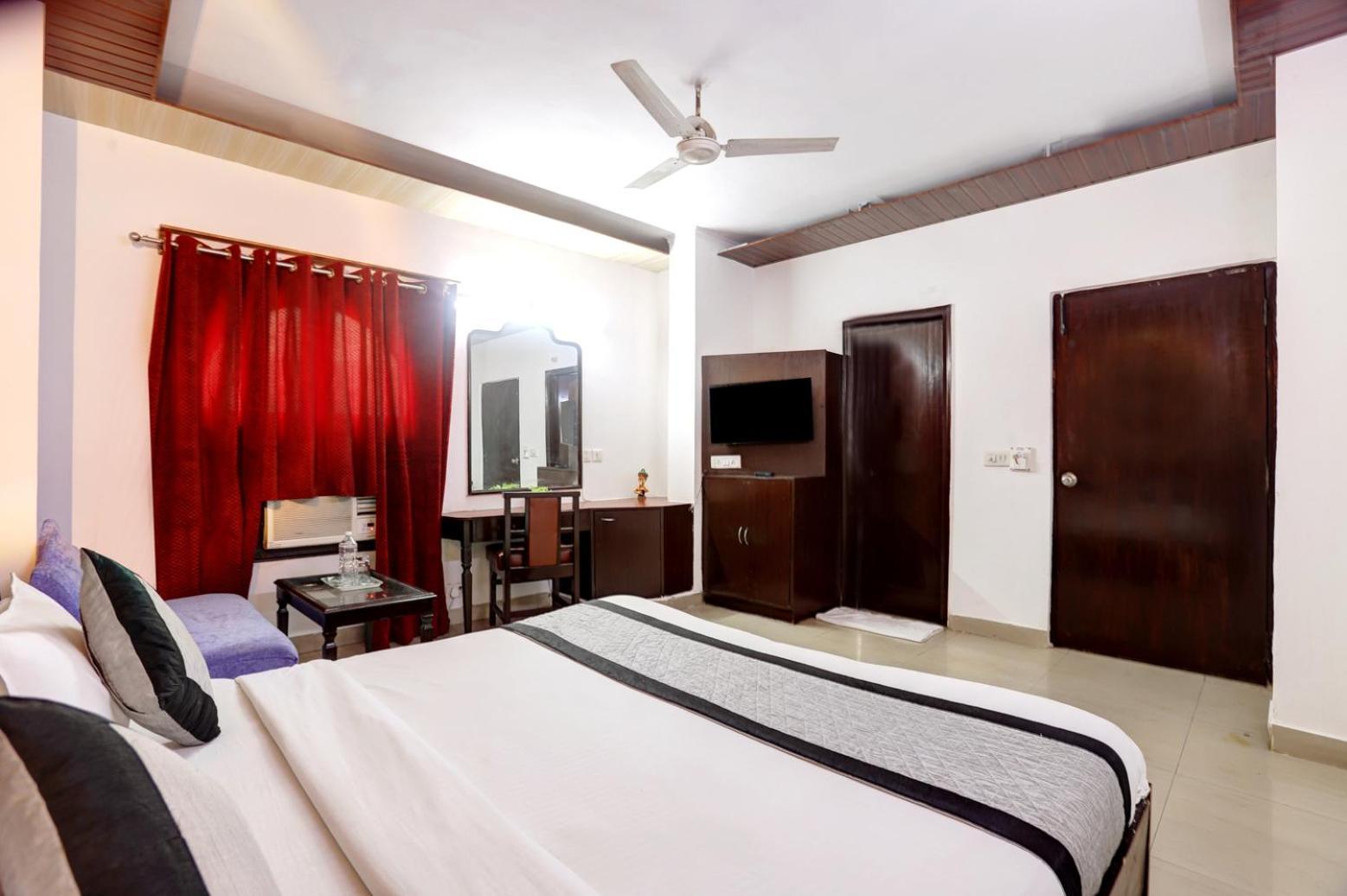 Hotel Delhi Darbar Екстериор снимка